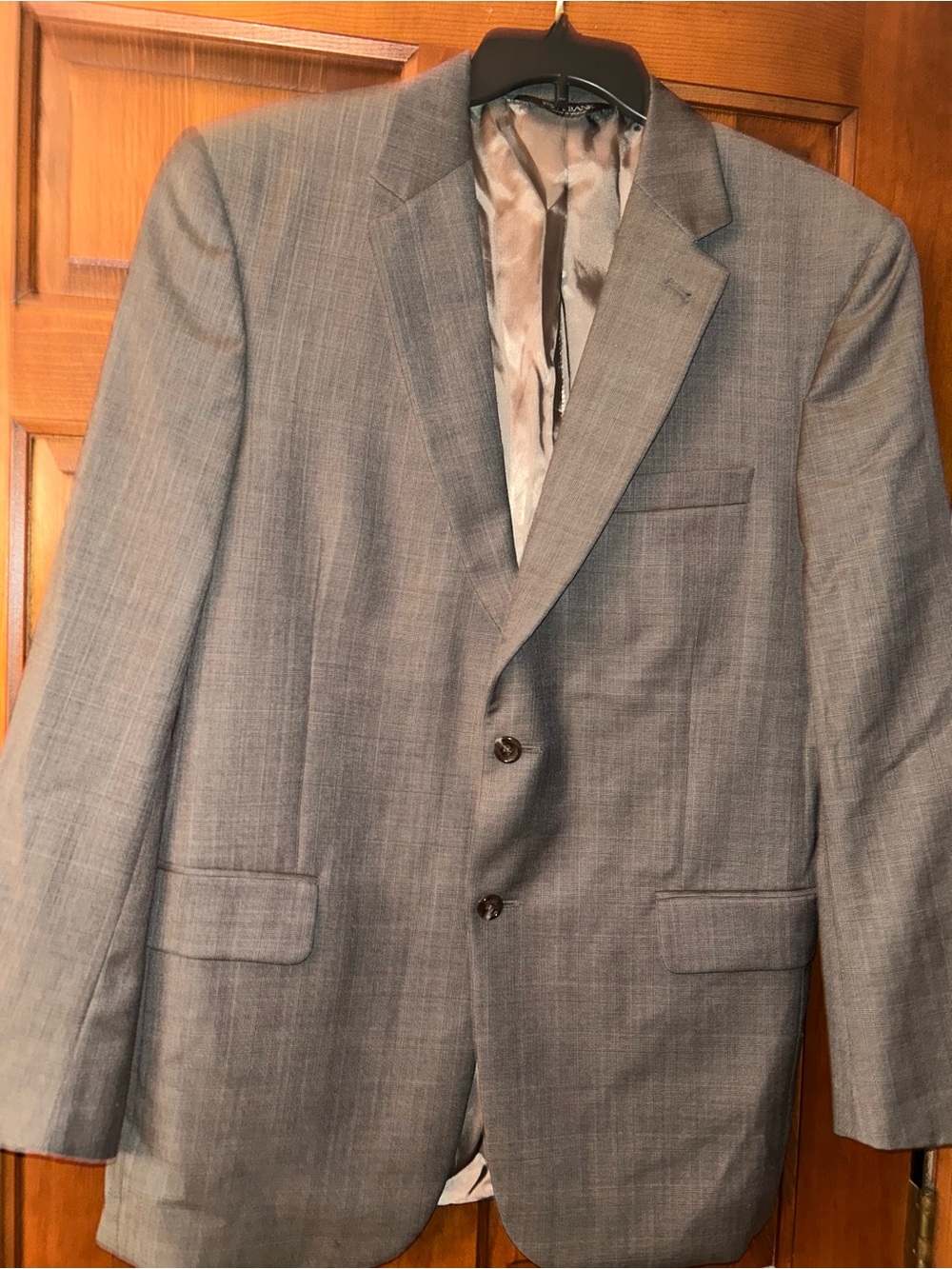 Jos. A. Bank mini plaid wool sportcoat. Size 42R. EUC. Single breasted Navy